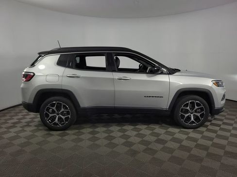 Used 2025 Jeep Compass Limited AWD/4WD image 10