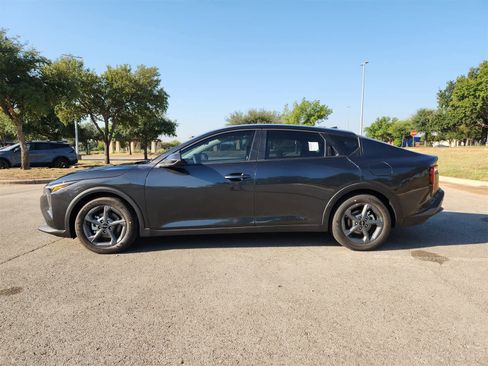 New 2025 Kia K4 LXS image 4