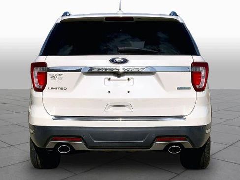 Certified 2019 Ford Explorer Limited w/ Ford Safe & Smart Package FWD image 5