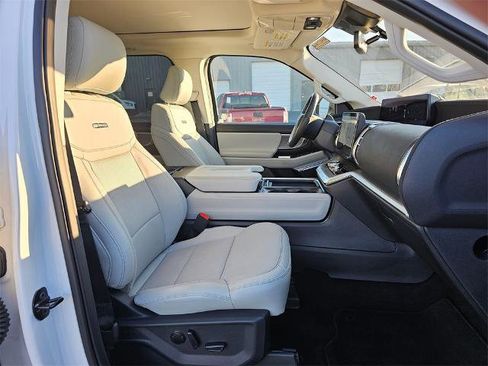 Certified 2025 Ford Expedition Max Platinum image 15