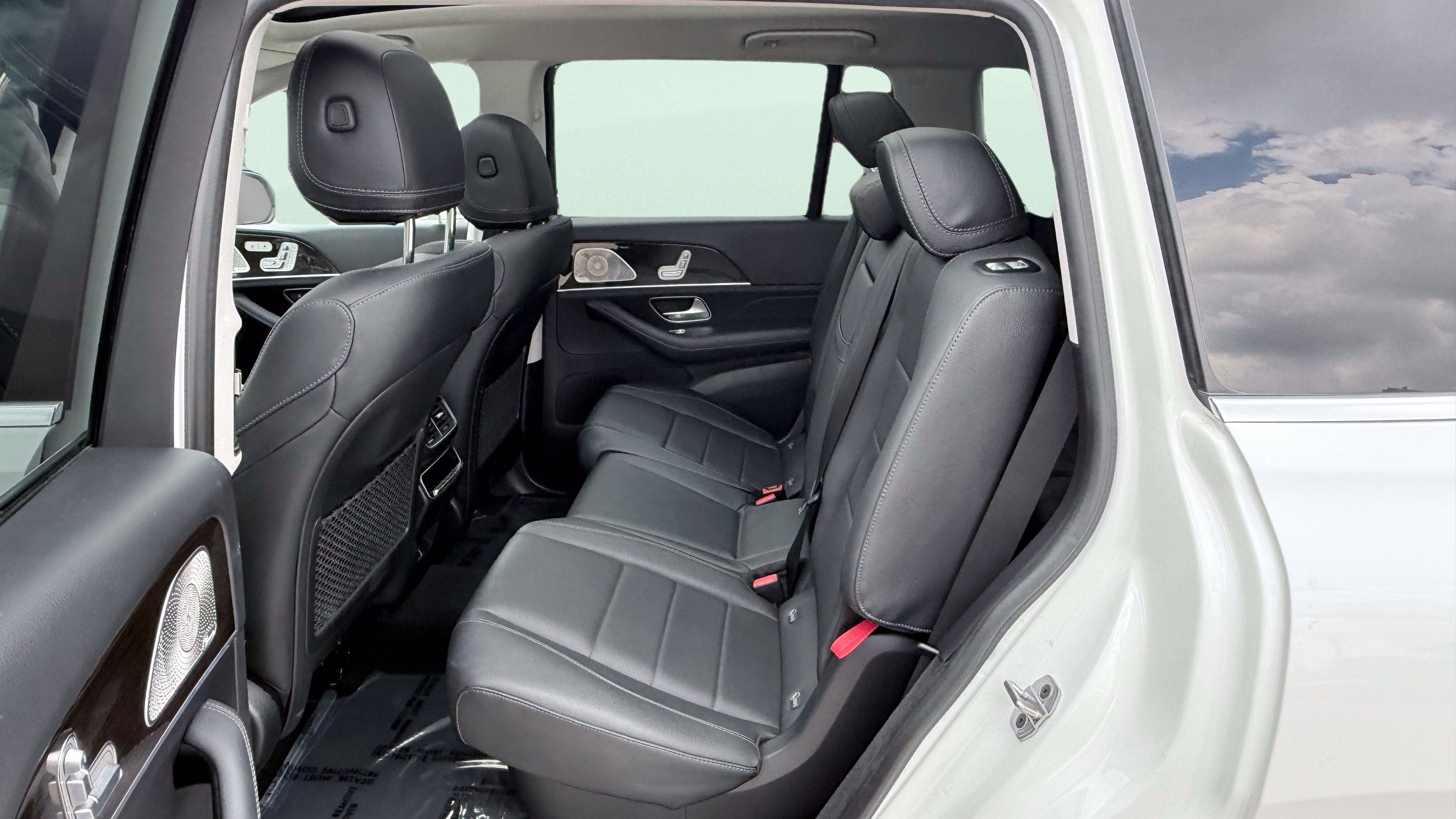 Used 2024 Mercedes-Benz GLS 450 4MATIC image 40