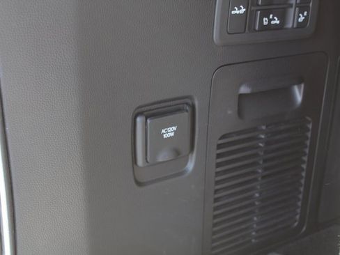 Used 2024 Lexus LX 600 4WD w/ Luxury Package image 11