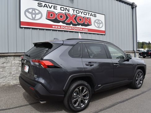Certified 2025 Toyota RAV4 XLE Premium image 5
