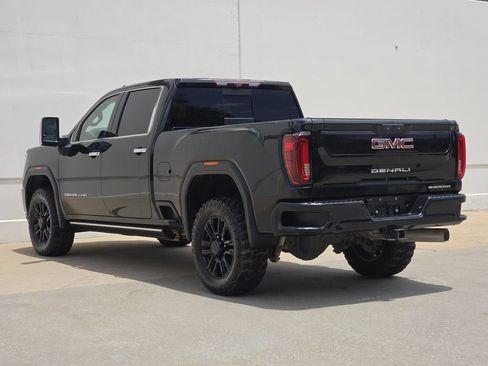 Used 2023 GMC Sierra 2500 Denali w/ Denali Black Diamond Edition AWD/4WD image 3