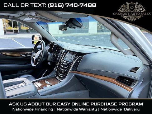 Used 2017 Cadillac Escalade Premium Luxury AWD/4WD image 13