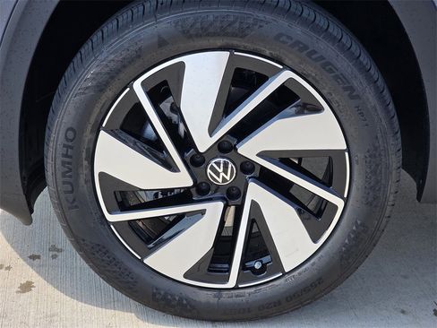 New 2026 Volkswagen Atlas SE image 8