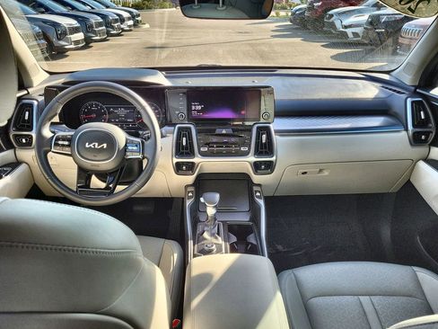 Used 2023 Kia Sorento S w/ Panoramic Sunroof Package image 15