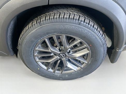 Used 2023 Nissan Rogue S AWD/4WD image 11