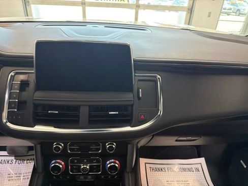 Used 2024 GMC Yukon XL SLT w/ SLT Luxury Package AWD/4WD image 30