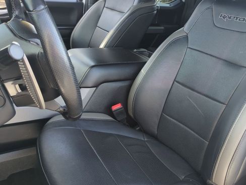 Used 2018 Ford F150 Raptor w/ Equipment Group 802A Luxury image 20