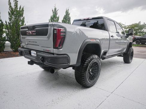 Used 2025 GMC Sierra 2500 AT4X w/ AT4X AEV Edition AWD/4WD image 10