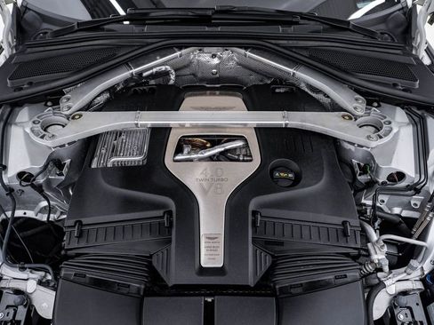 Used 2021 Aston Martin DBX AWD/4WD image 32