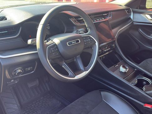 Used 2023 Jeep Grand Cherokee L Laredo image 15