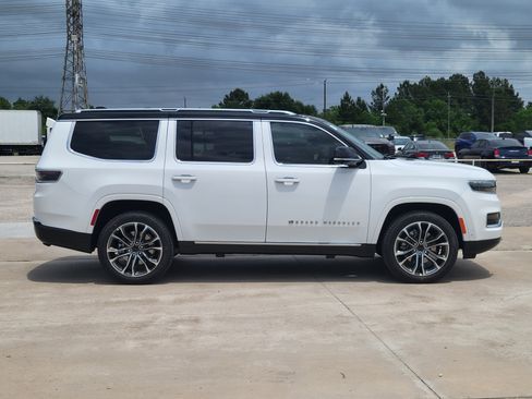 New 2025 Jeep Grand Wagoneer Series III w/ Rear Seat Video Group 1 image 3