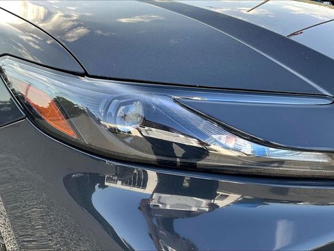 Used 2025 Toyota Camry SE FWD image 30