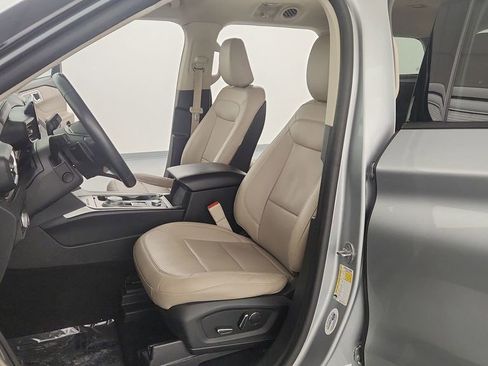 Used 2020 Ford Explorer Limited w/ Class III Trailer Tow Package image 16