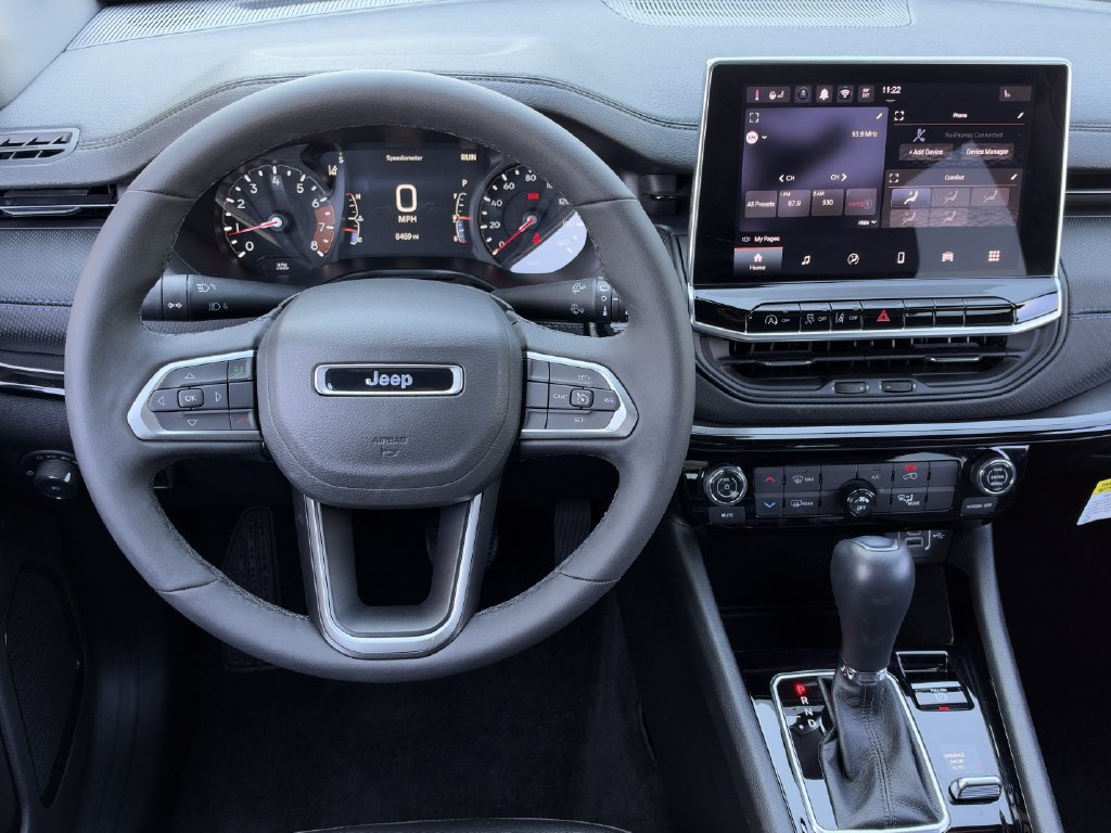Used 2026 Jeep Compass Latitude AWD/4WD image 14