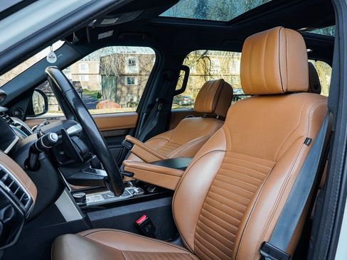 Used 2020 Land Rover Discovery HSE Luxury image 17