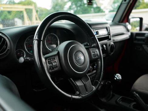 Used 2017 Jeep Wrangler Unlimited Sport w/ Quick Order Package 23S AWD/4WD image 6
