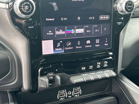 New 2025 RAM 2500 Big Horn AWD/4WD image 29