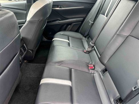 Used 2025 Toyota Camry SE image 17