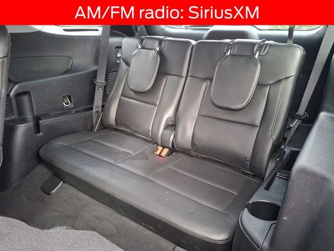 Used 2022 Ford Explorer XLT w/ Equipment Group 202A image 11