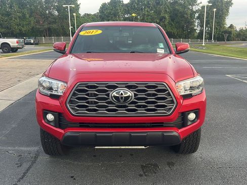 Used 2017 Toyota Tacoma TRD Off-Road w/ Premium & Technology Package image 9