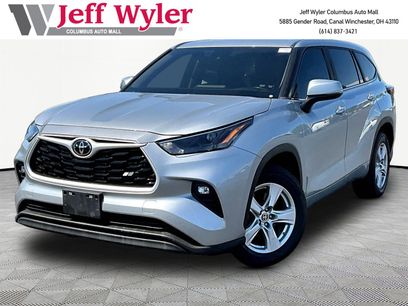 Used 2023 Toyota Highlander LE