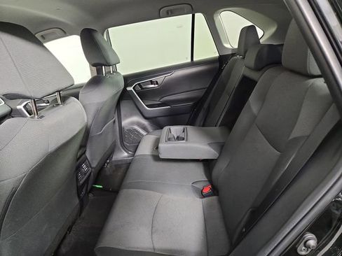 Used 2025 Toyota RAV4 XLE FWD image 15
