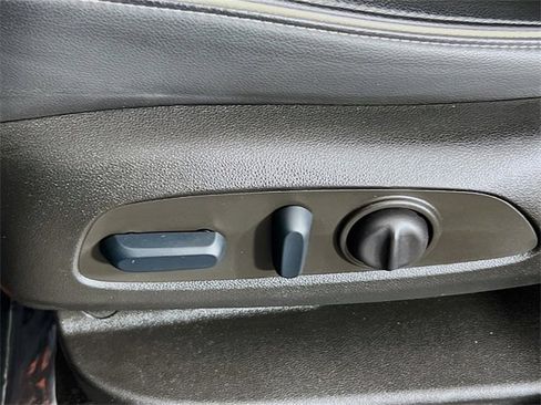 Used 2022 GMC Acadia Denali w/ Denali Ultimate Package image 18