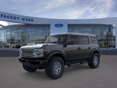 New 2025 Ford Bronco Badlands image 2