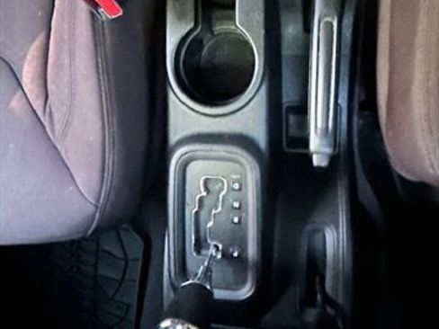 Used 2013 Jeep Wrangler Unlimited Sport AWD/4WD image 13