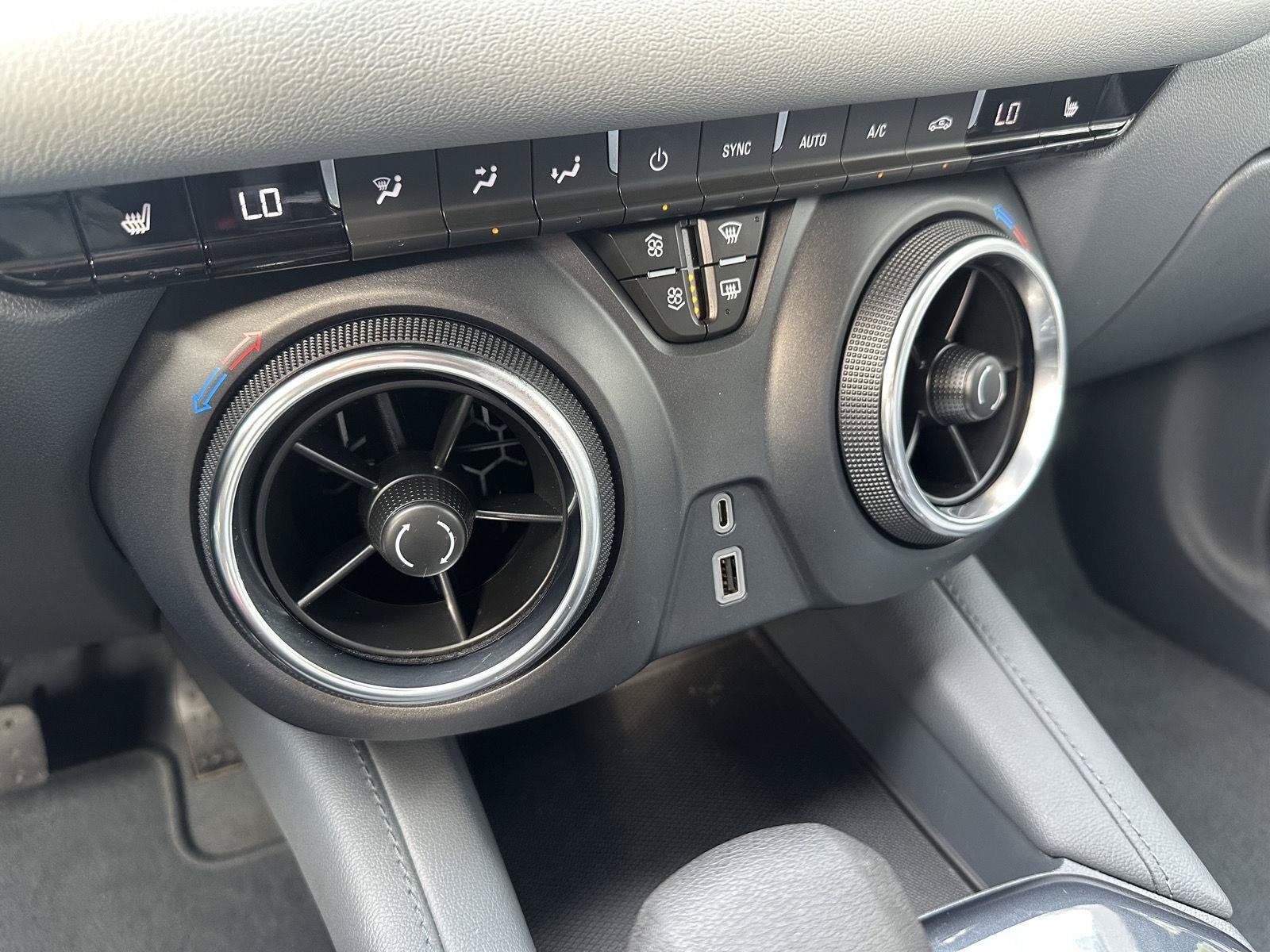 Used 2022 Chevrolet Blazer LT FWD image 19