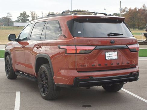 Used 2025 Toyota Sequoia Limited image 19