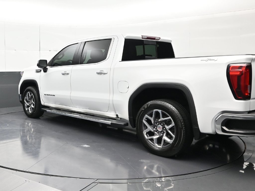 Used 2023 GMC Sierra 1500 SLT w/ SLT Premium Plus Package AWD/4WD image 3