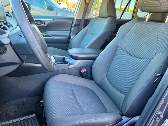 Used 2025 Toyota RAV4 LE AWD/4WD image 14