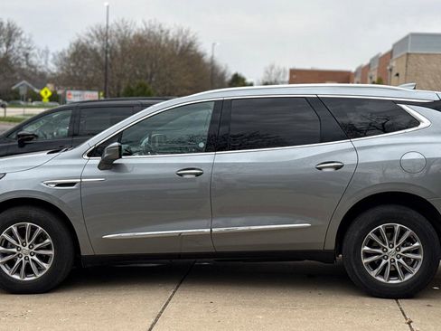 Used 2024 Buick Enclave Premium image 4