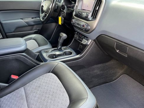 Used 2017 Chevrolet Colorado Z71 image 12