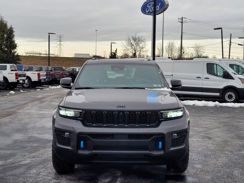 Used 2024 Jeep Grand Cherokee Trailhawk image 9