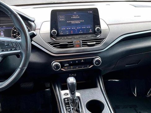 Used 2022 Nissan Altima 2.5 SR FWD image 8