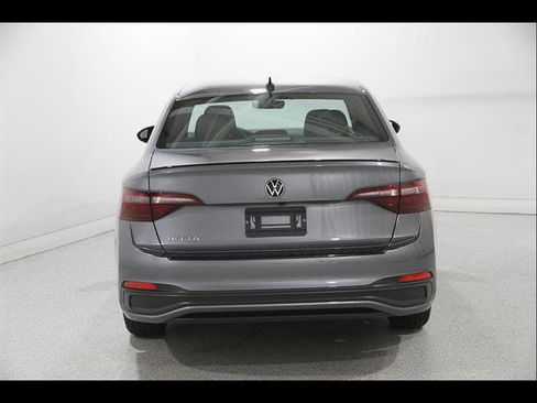 Certified 2024 Volkswagen Jetta Sport FWD image 17