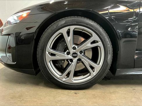 Used 2023 Audi e-tron GT Premium Plus image 12