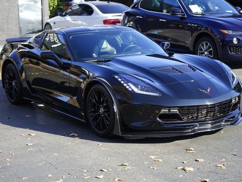 Used 2015 Chevrolet Corvette Z06 w/ 3LZ Preferred Equipment Group image 6