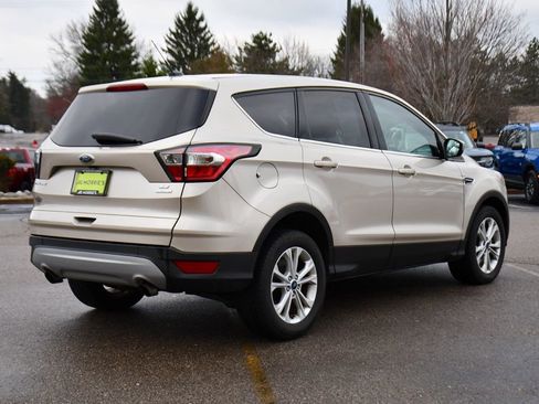 Used 2017 Ford Escape SE image 6