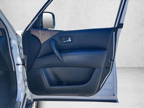 Used 2022 Nissan Armada SL w/ Captain's Chairs Package image 15