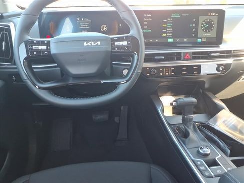 Used 2026 Kia Sorento LX FWD image 12