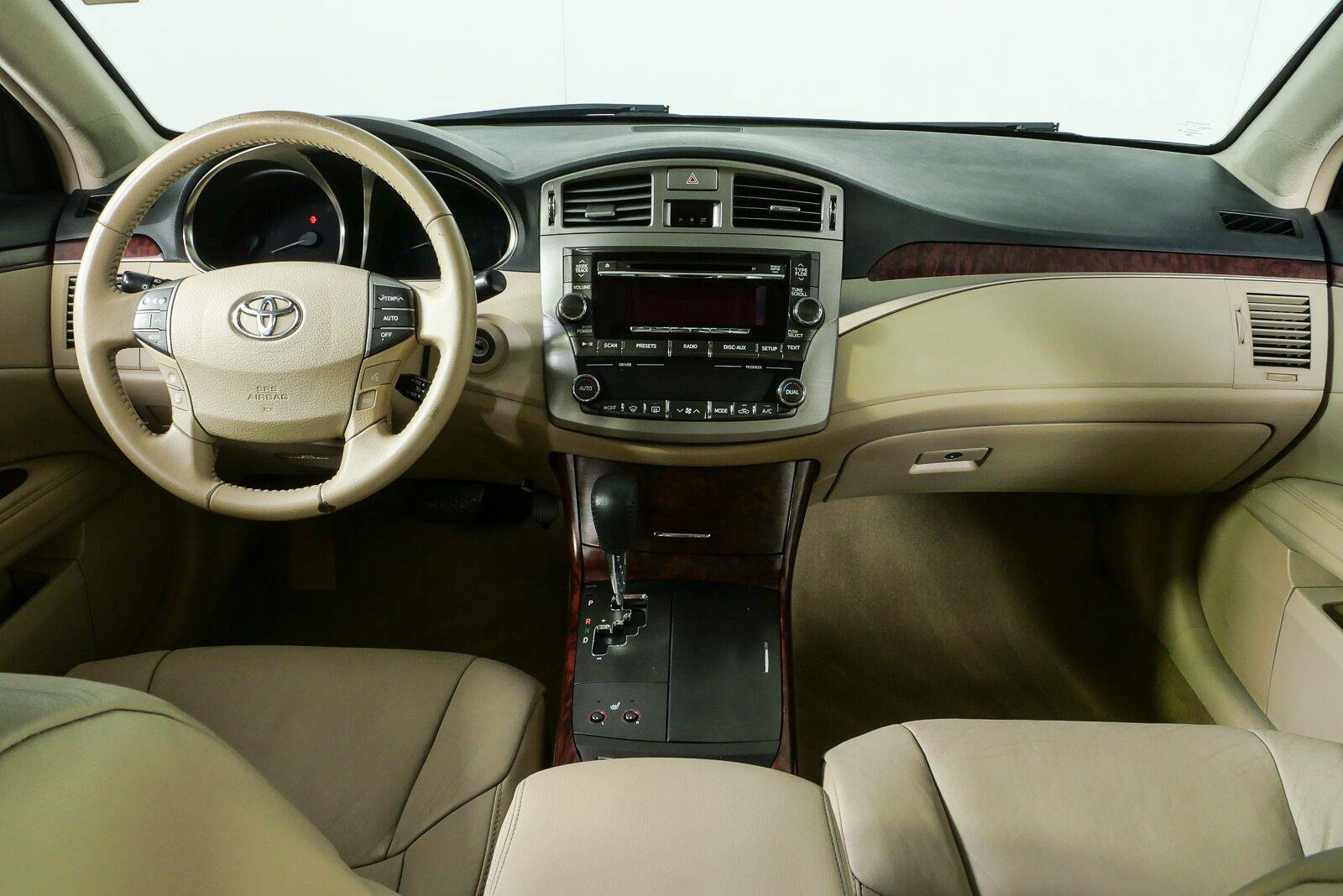 Used 2011 Toyota Avalon FWD image 18