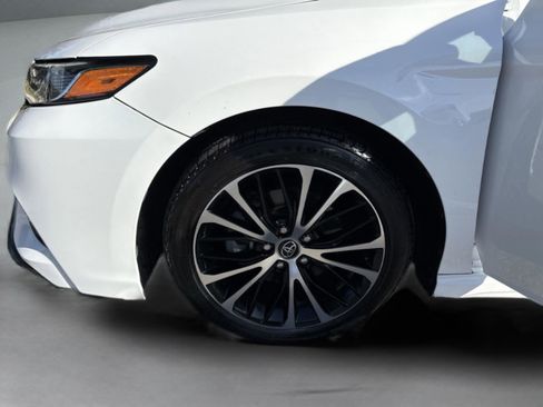 Used 2020 Toyota Camry SE image 26