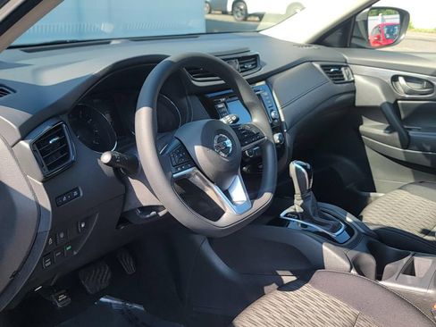 Used 2019 Nissan Rogue S AWD/4WD image 12