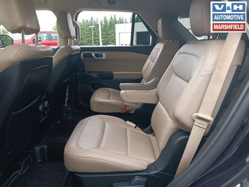 Used 2020 Ford Explorer XLT w/ Equipment Group 202A AWD/4WD image 16